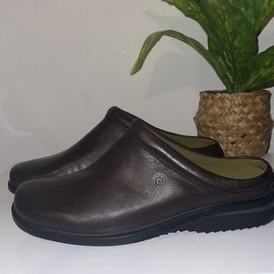 Rockport women’s slip on mules